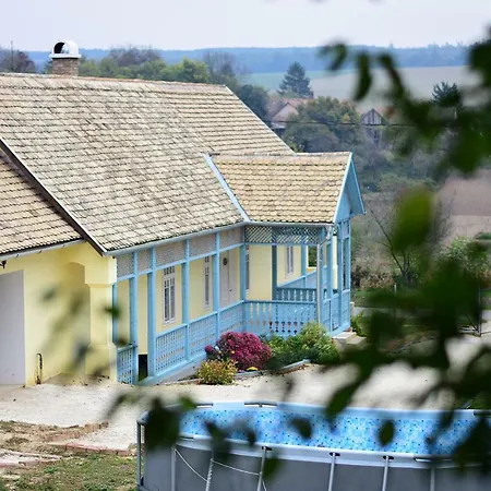 Kektornacos Haz Guest house *